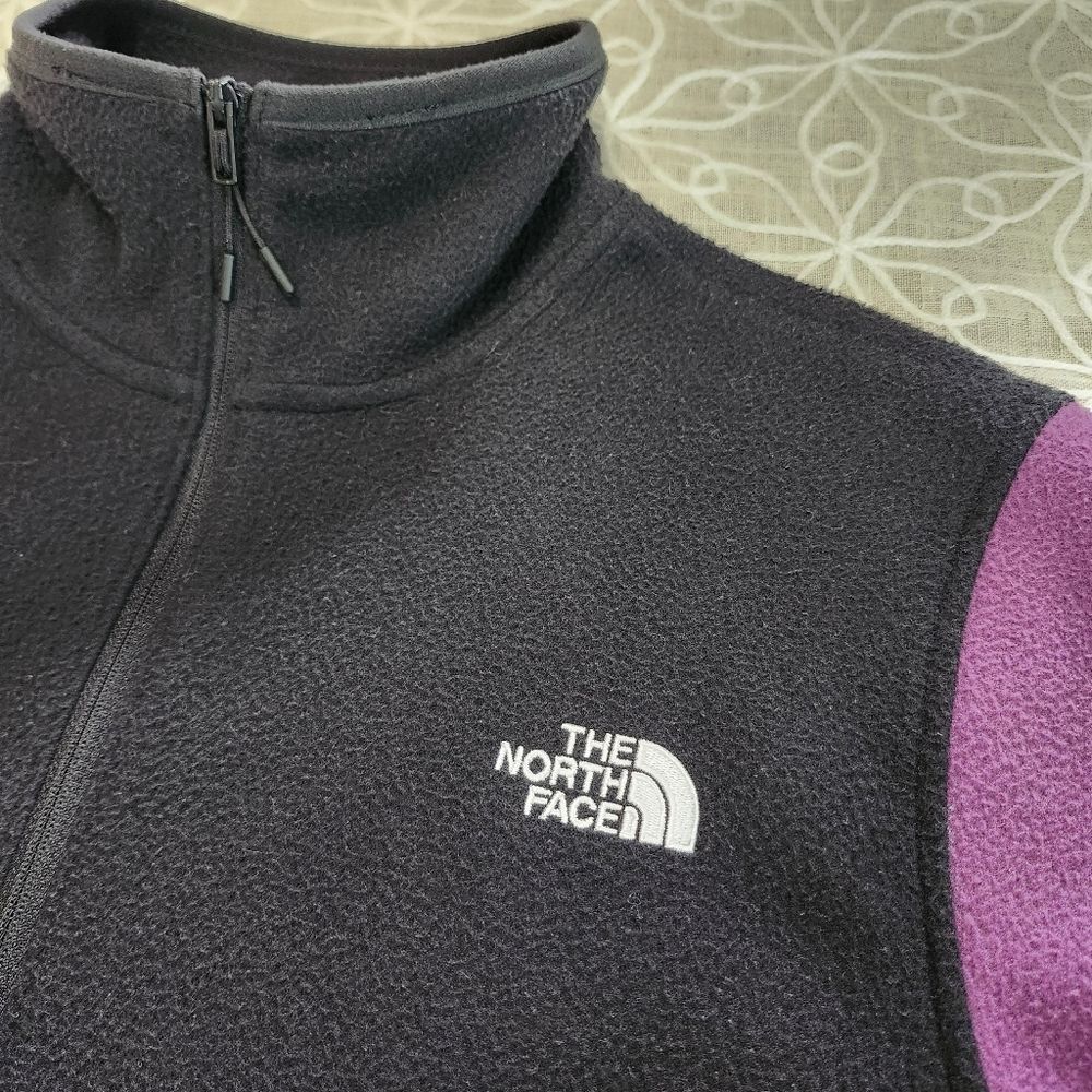 The North Face Half Zip Front Polartec Pullover Sweater - Picture 7 of 14